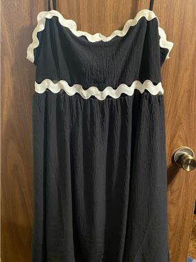 Black Sundress with Cream Scalloped Trim 2XL Back tie.